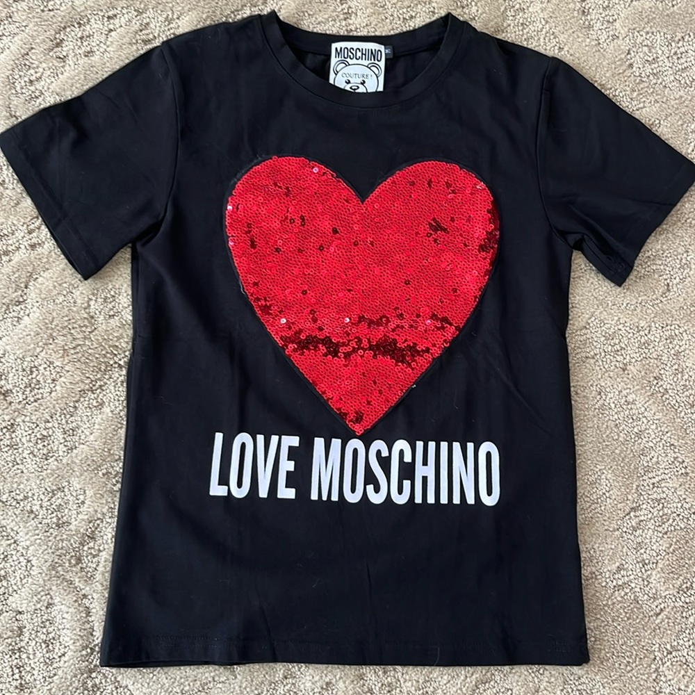 NWOT Moschino Couture Sequin Heart Love Moschino T-shirt Medium (fits small)